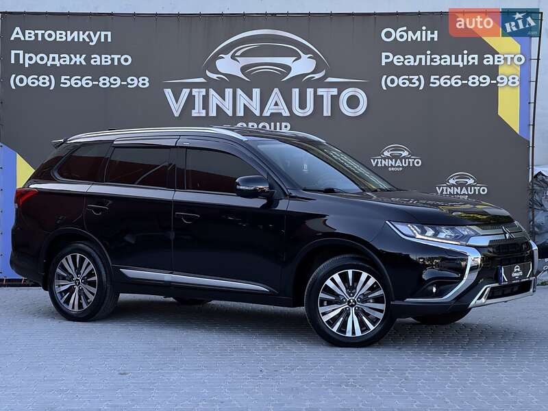 Внедорожник / Кроссовер Mitsubishi Outlander 2021 в 