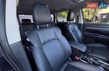 Внедорожник / Кроссовер Mitsubishi Outlander 2021 в 