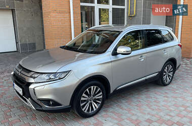 Mitsubishi Outlander 2020