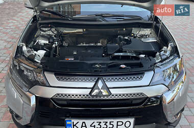 Внедорожник / Кроссовер Mitsubishi Outlander 2020 в 