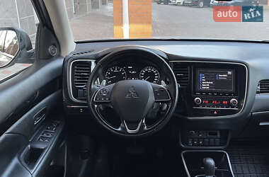 Внедорожник / Кроссовер Mitsubishi Outlander 2020 в 