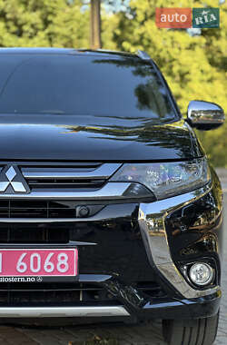 Внедорожник / Кроссовер Mitsubishi Outlander 2015 в Кобеляках