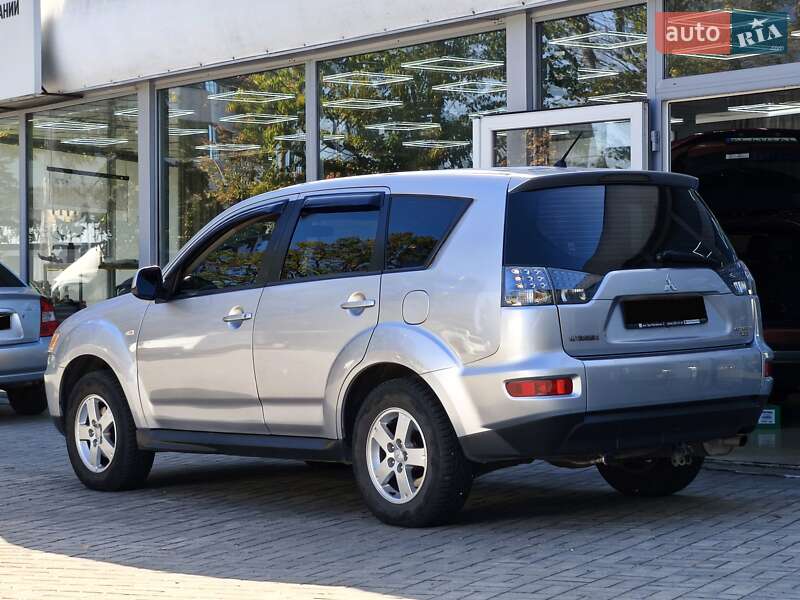 Позашляховик / Кросовер Mitsubishi Outlander 2010 в Дніпрі