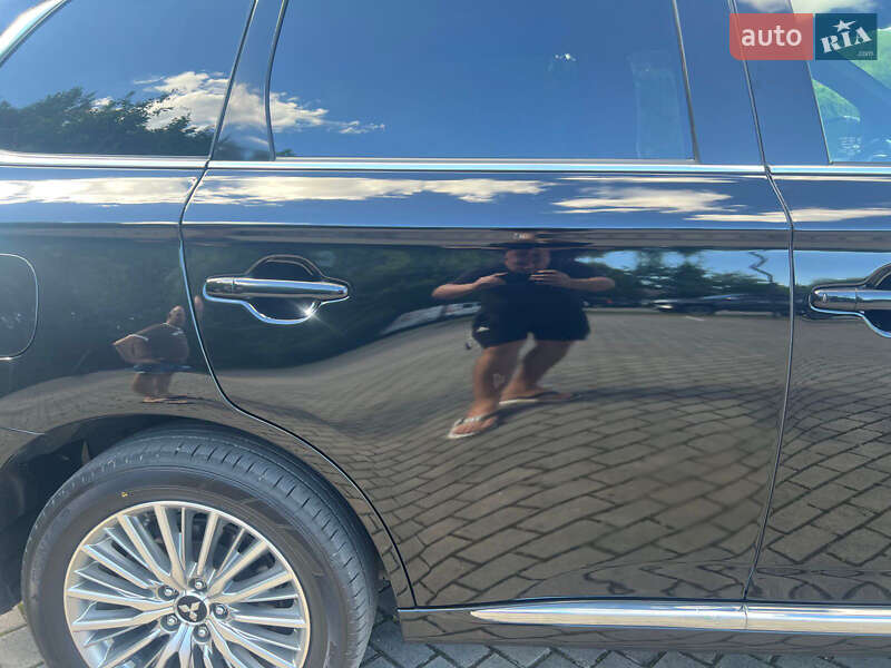 Позашляховик / Кросовер Mitsubishi Outlander 2020 в Львові фото 19 Позашляховик / Кросовер Mitsubishi Outlander 2020 в Львові