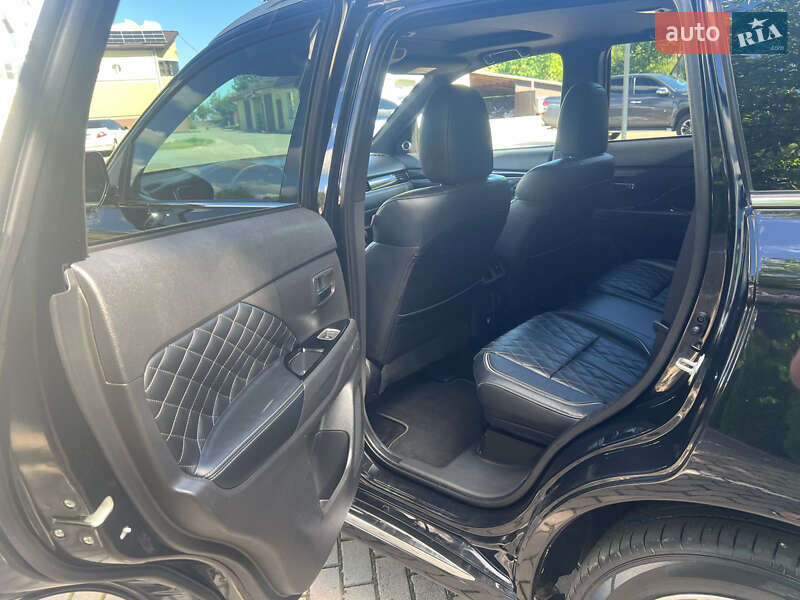 Позашляховик / Кросовер Mitsubishi Outlander 2020 в Львові фото 28 Позашляховик / Кросовер Mitsubishi Outlander 2020 в Львові