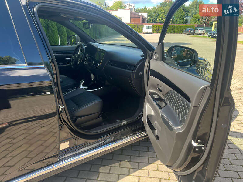 Позашляховик / Кросовер Mitsubishi Outlander 2020 в Львові фото 32 Позашляховик / Кросовер Mitsubishi Outlander 2020 в Львові