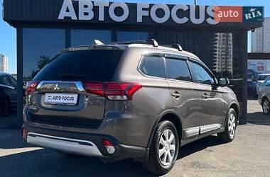 Внедорожник / Кроссовер Mitsubishi Outlander 2021 в 