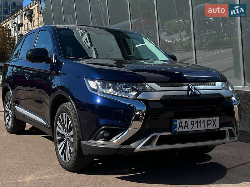 Mitsubishi Outlander 2020