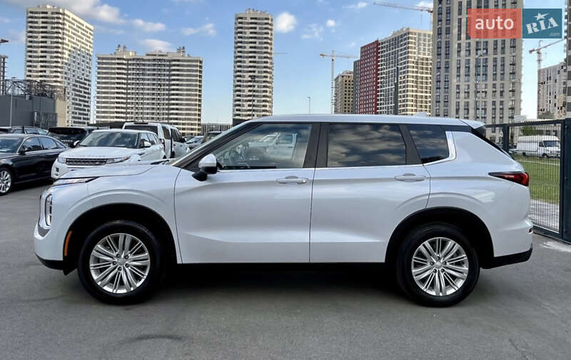 Внедорожник / Кроссовер Mitsubishi Outlander 2021 в Одессе
