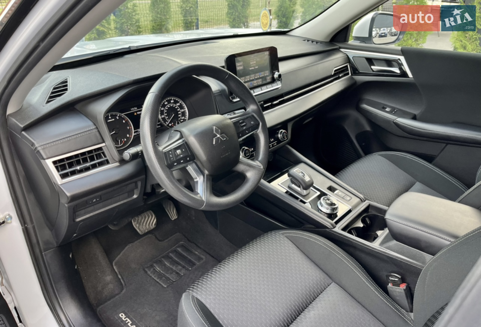 2021 Mitsubishi Outlander - мініатюра 6