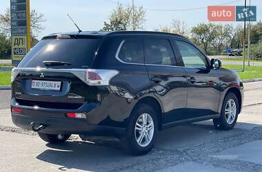 Внедорожник / Кроссовер Mitsubishi Outlander 2013 в 