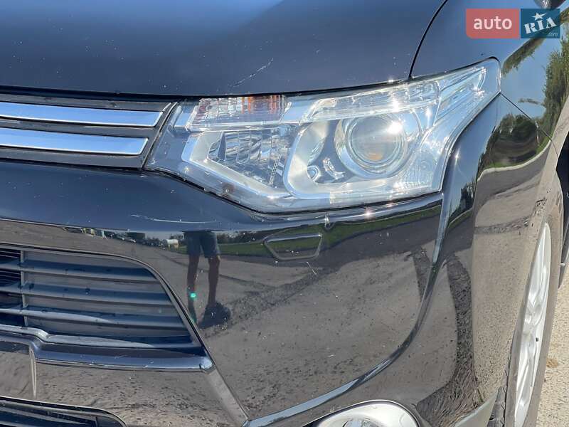 Внедорожник / Кроссовер Mitsubishi Outlander 2013 в Ужгороде