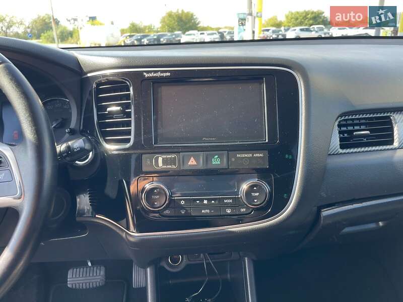 Внедорожник / Кроссовер Mitsubishi Outlander 2013 в Ужгороде