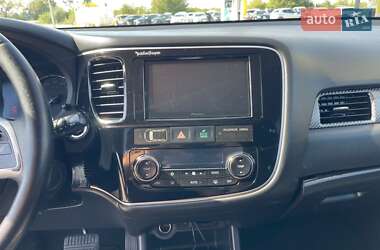 Внедорожник / Кроссовер Mitsubishi Outlander 2013 в 