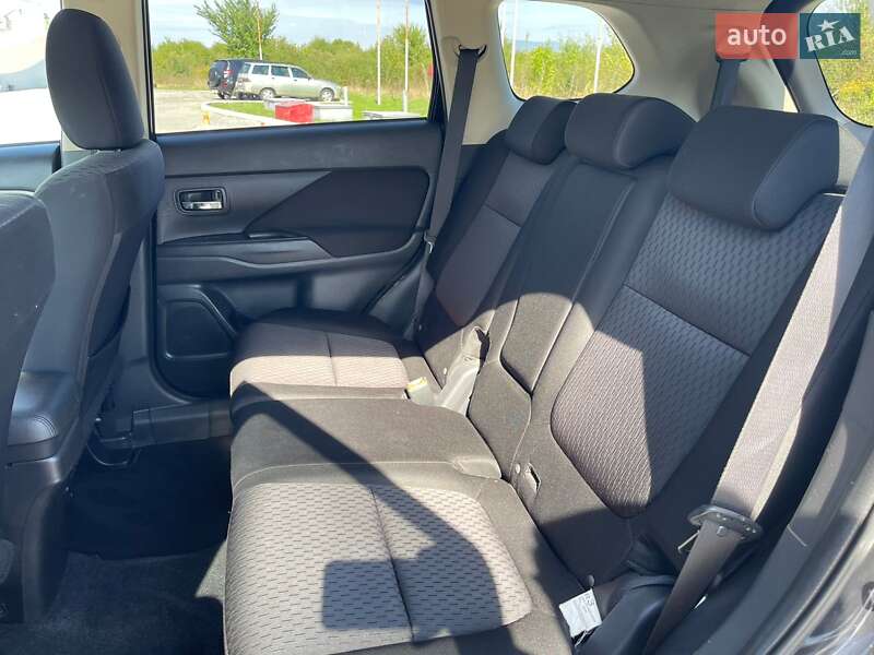 Внедорожник / Кроссовер Mitsubishi Outlander 2013 в Ужгороде