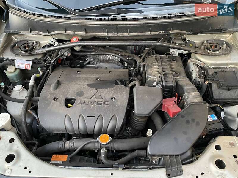 Внедорожник / Кроссовер Mitsubishi Outlander 2008 в Харькове