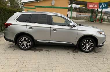 Внедорожник / Кроссовер Mitsubishi Outlander 2018 в Львове