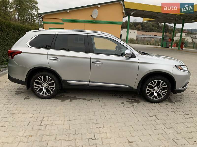 Внедорожник / Кроссовер Mitsubishi Outlander 2018 в Львове фото 4 Внедорожник / Кроссовер Mitsubishi Outlander 2018 в Львове