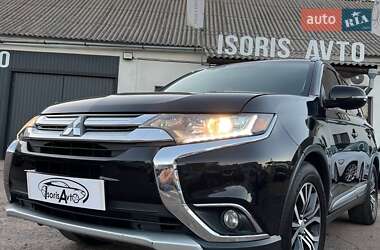 Позашляховик / Кросовер Mitsubishi Outlander 2016 в Чернігові
