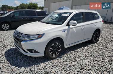 Внедорожник / Кроссовер Mitsubishi Outlander 2018 в 