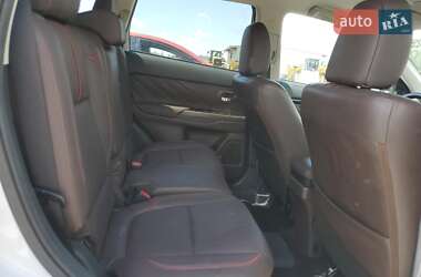 Внедорожник / Кроссовер Mitsubishi Outlander 2018 в 