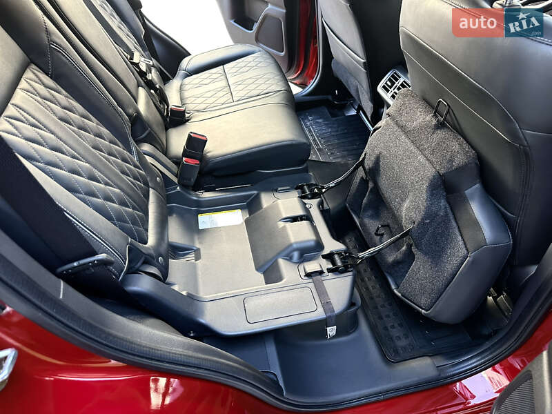 Внедорожник / Кроссовер Mitsubishi Outlander 2021 в Львове