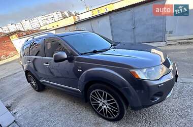 Внедорожник / Кроссовер Mitsubishi Outlander 2009 в Киеве