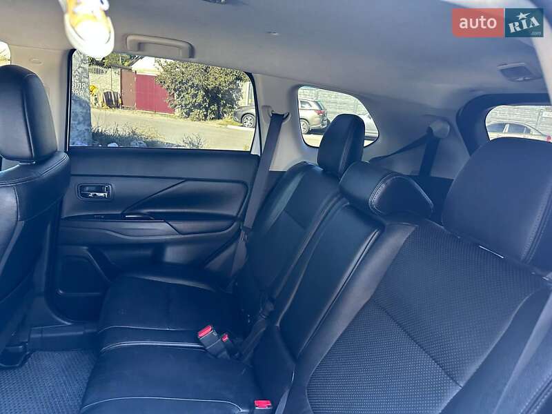 Внедорожник / Кроссовер Mitsubishi Outlander 2015 в Днепре