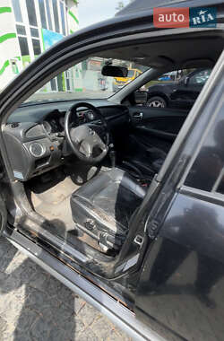 Внедорожник / Кроссовер Mitsubishi Outlander 2004 в 