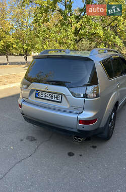 Внедорожник / Кроссовер Mitsubishi Outlander 2008 в 