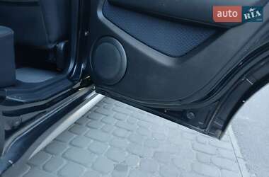 Внедорожник / Кроссовер Mitsubishi Outlander 2006 в 