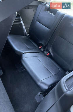 Внедорожник / Кроссовер Mitsubishi Outlander 2014 в 