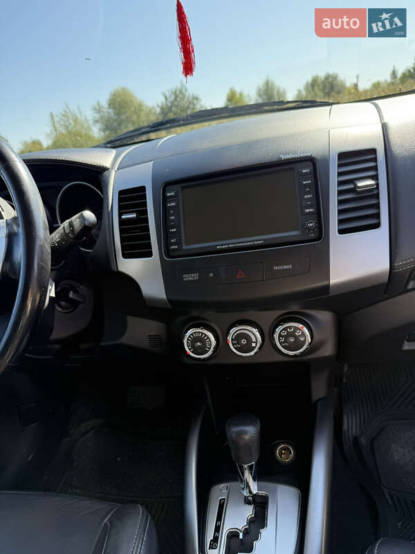 Позашляховик / Кросовер Mitsubishi Outlander 2010 в Львові