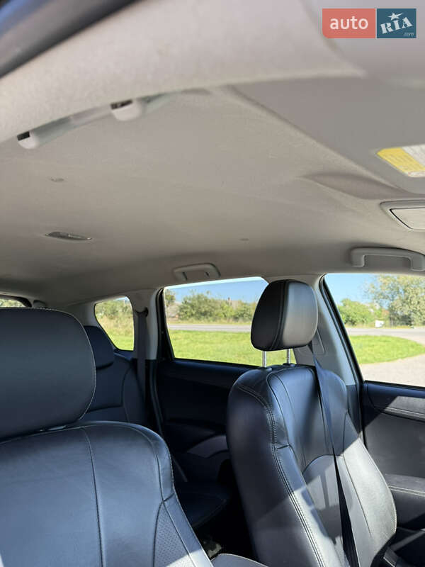 Позашляховик / Кросовер Mitsubishi Outlander 2010 в Львові