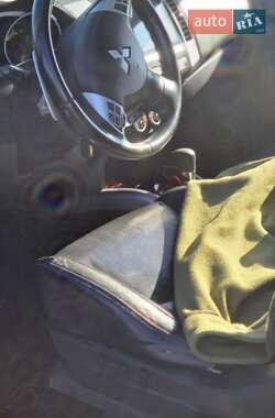 Внедорожник / Кроссовер Mitsubishi Outlander 2008 в 