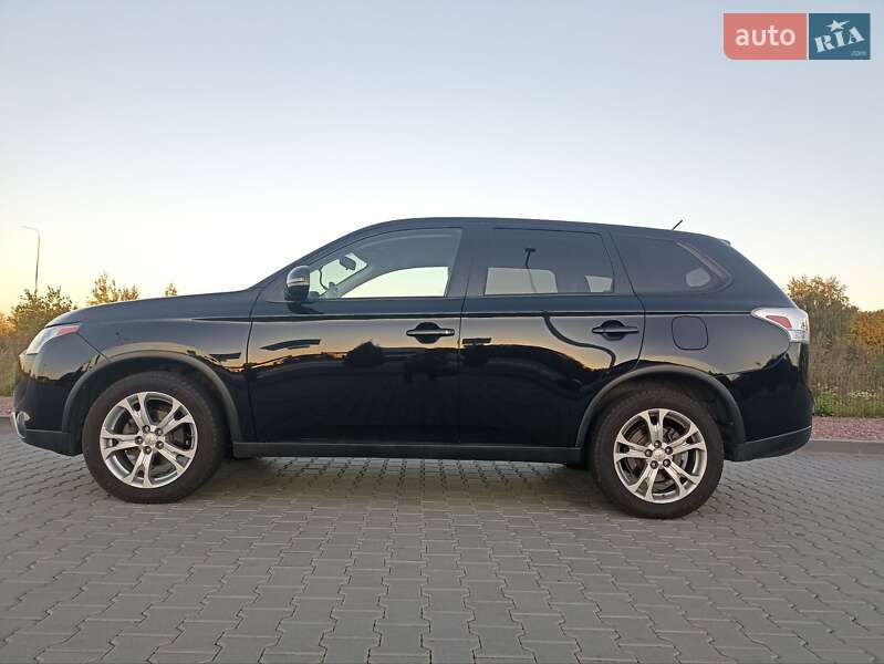 Внедорожник / Кроссовер Mitsubishi Outlander 2015 в Житомире фото 4 Внедорожник / Кроссовер Mitsubishi Outlander 2015 в Житомире
