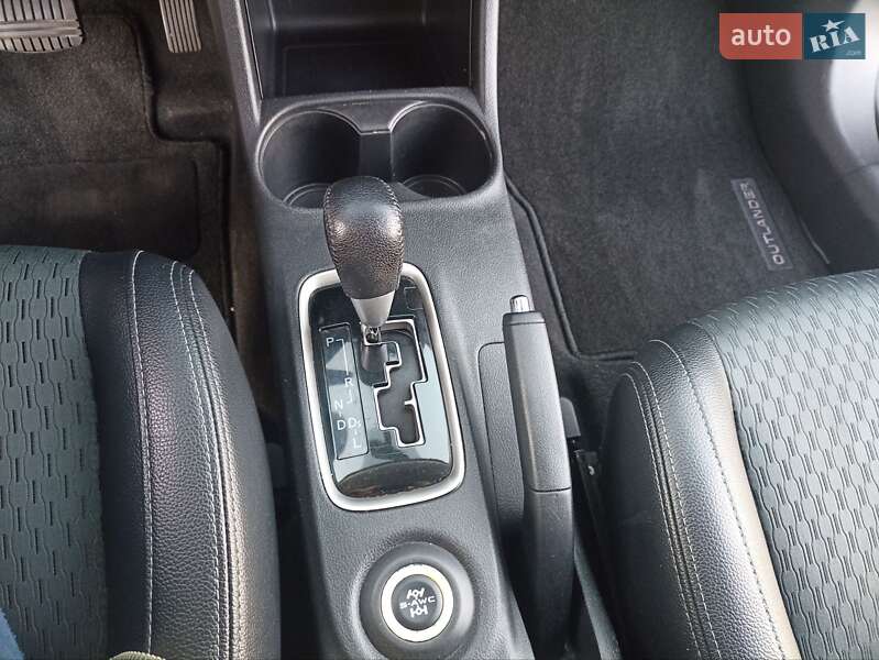Внедорожник / Кроссовер Mitsubishi Outlander 2015 в Житомире фото 14 Внедорожник / Кроссовер Mitsubishi Outlander 2015 в Житомире