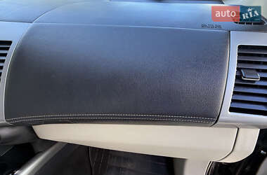 Внедорожник / Кроссовер Mitsubishi Outlander 2010 в 