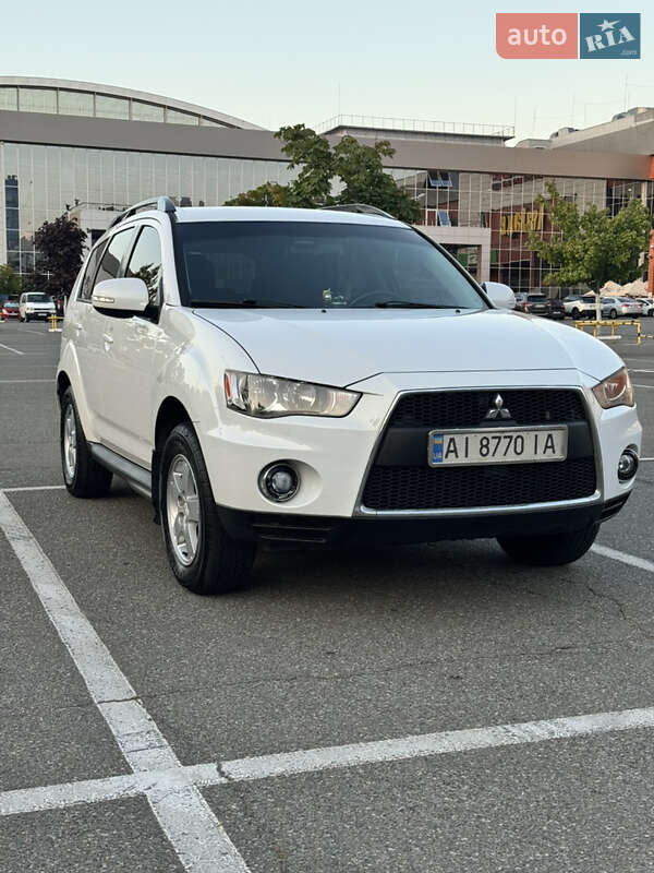 Внедорожник / Кроссовер Mitsubishi Outlander 2011 в Броварах