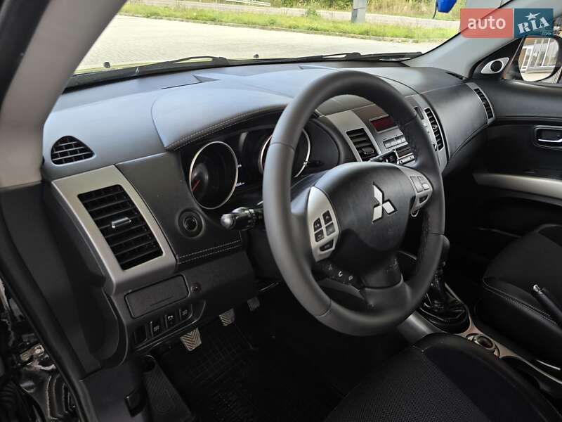 Внедорожник / Кроссовер Mitsubishi Outlander 2010 в Калуше