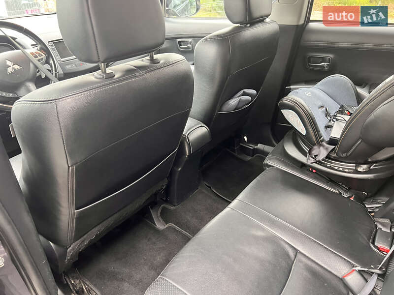 Внедорожник / Кроссовер Mitsubishi Outlander 2012 в Тячеве