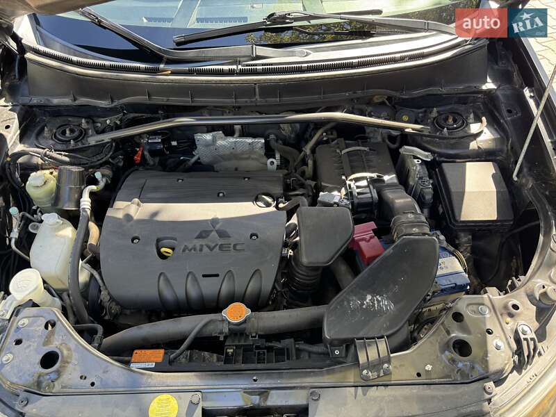 Внедорожник / Кроссовер Mitsubishi Outlander 2008 в Одессе