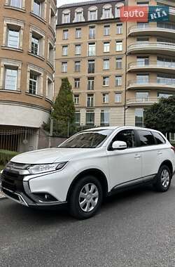 Mitsubishi Outlander 2021
