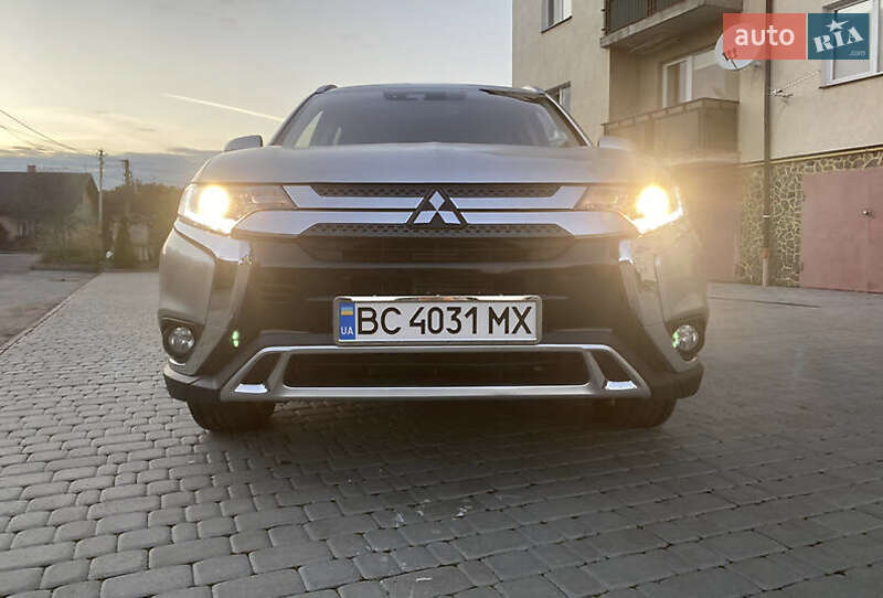 Внедорожник / Кроссовер Mitsubishi Outlander 2020 в Тернополе