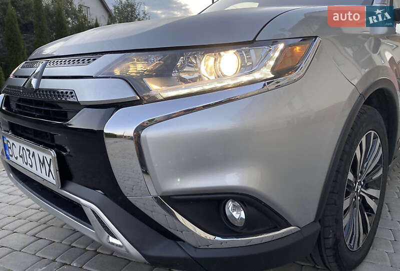 Внедорожник / Кроссовер Mitsubishi Outlander 2020 в Тернополе