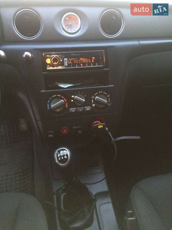Внедорожник / Кроссовер Mitsubishi Outlander 2004 в Хмельницком