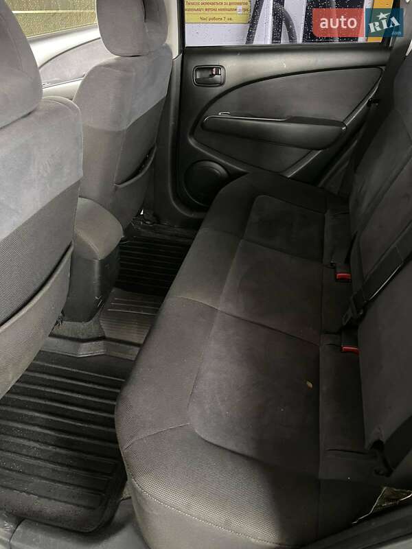 Внедорожник / Кроссовер Mitsubishi Outlander 2004 в Хмельницком