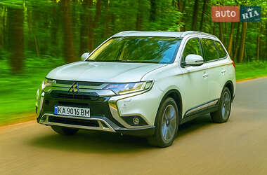 Mitsubishi Outlander 2021