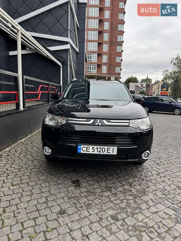 Позашляховик / Кросовер Mitsubishi Outlander 2013 в Чернівцях