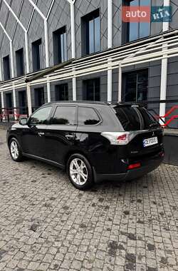Внедорожник / Кроссовер Mitsubishi Outlander 2013 в 